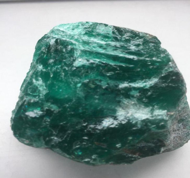 На Урале нашли уникальные изумруды стоимостью 2 миллиона. Ювелирные Известия - J-izvestia.ru