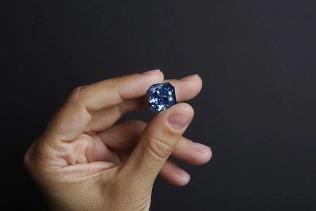 В России вырастили уникальный синий алмаз весом более 50 карат