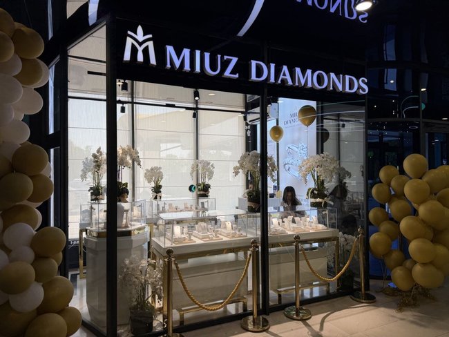 В Республике Узбекистан заработал первый магазин ювелирной сети Miuz Diamonds